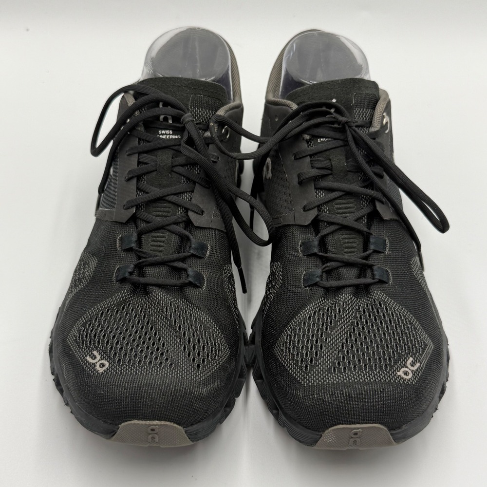 On Cloudswift Running Shoes Size 9.5 Black Minimalist Athleisure Sneaker - Picture 2 of 7